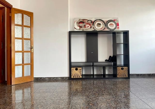 4 makuuhuone Asunto vuokrattavana paikassa Guanarteme, Las Palmas de Gran Canaria mukana 
autotalli - 1 500 € (Ref: 9884863)