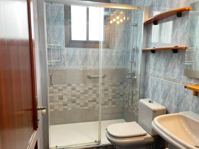 4 makuuhuone Asunto vuokrattavana paikassa Guanarteme, Las Palmas de Gran Canaria mukana 
autotalli - 1 500 € (Ref: 9884863)