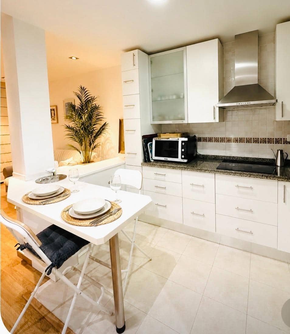 2 Zimmer Wohnung zu vermieten in Las Palmas de Gran Canaria - 1.000 € (Ref: 9898723)