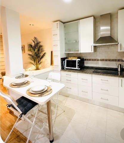 2 Zimmer Wohnung zu vermieten in Las Palmas de Gran Canaria - 1.000 € (Ref: 9898723)
