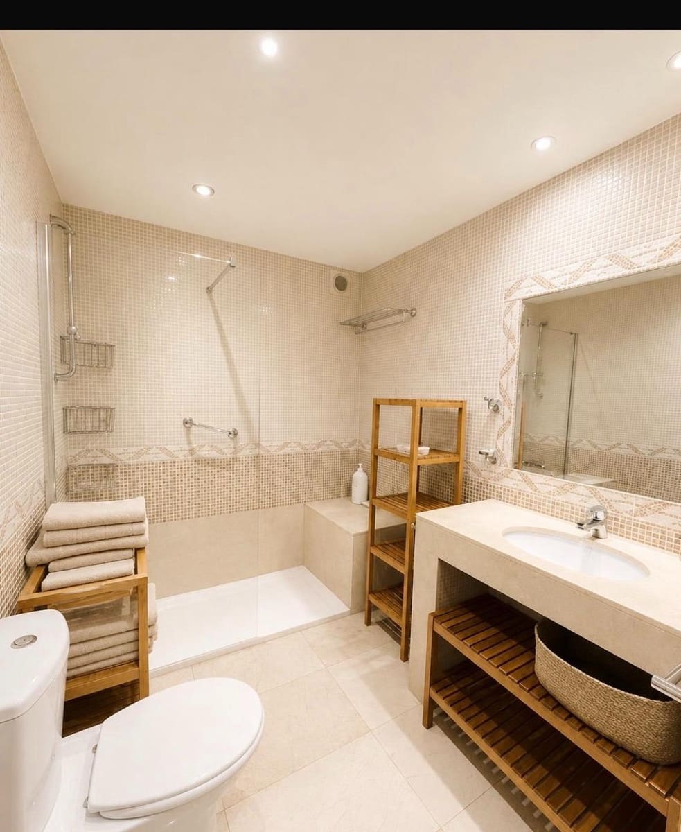 2 Zimmer Wohnung zu vermieten in Las Palmas de Gran Canaria - 1.000 € (Ref: 9898723)