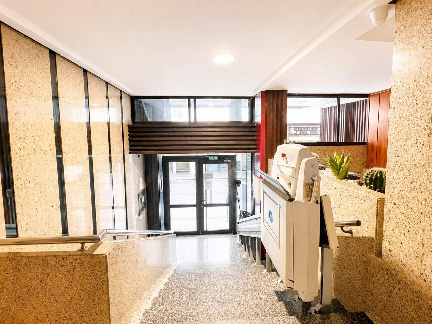 2 bedroom Flat for rent in Las Palmas de Gran Canaria - € 1,000 (Ref: 9898723)