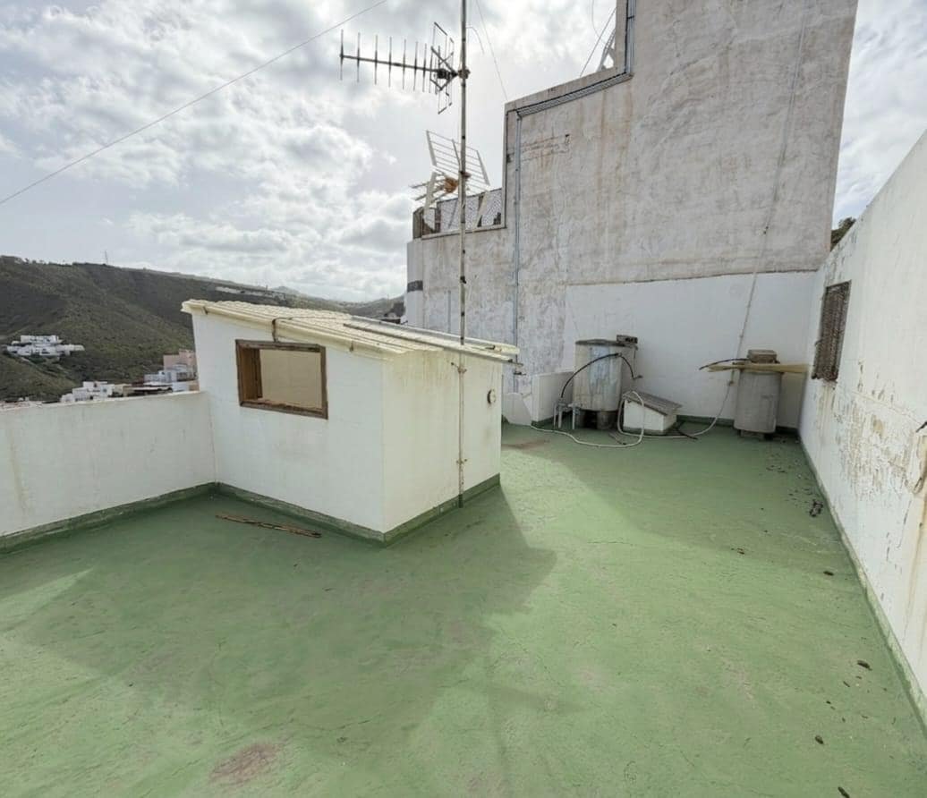 3 quarto Moradia em Banda para venda em Las Palmas de Gran Canaria com garagem - 239 000 € (Ref: 9915870)