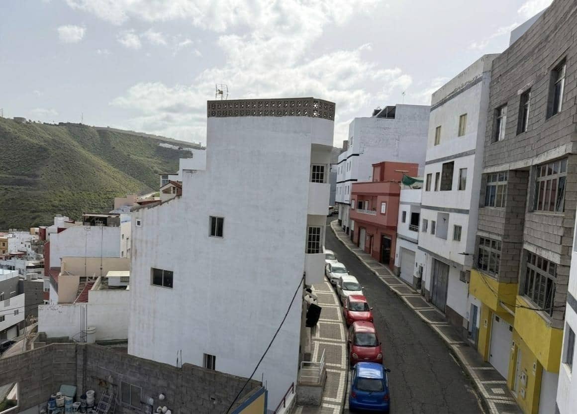 3 quarto Moradia em Banda para venda em Las Palmas de Gran Canaria com garagem - 239 000 € (Ref: 9915870)