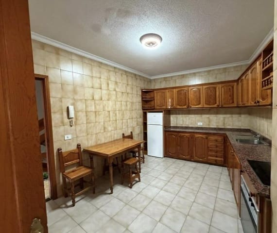 3 soverom Rekkehus til salgs i Las Palmas de Gran Canaria med garasje - € 239 000 (Ref: 9915870)