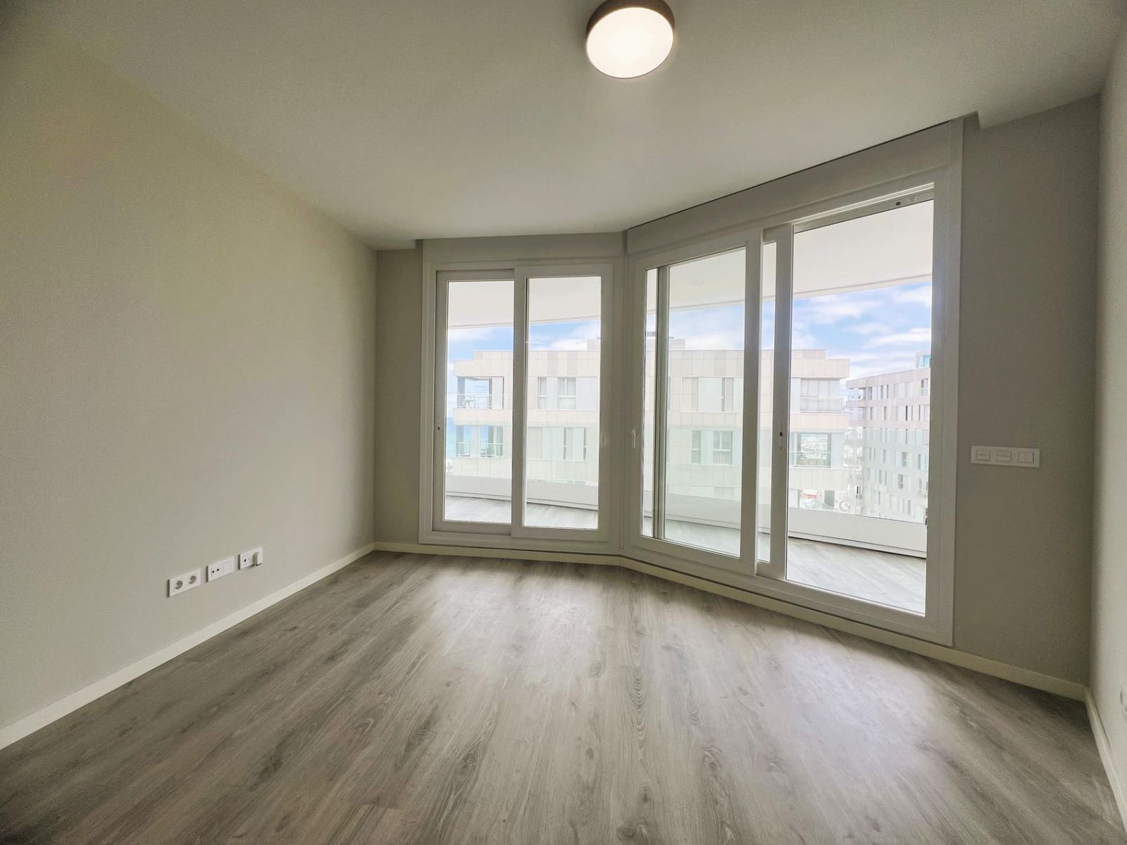2 bedroom Flat for rent in Las Palmas de Gran Canaria with pool garage - € 1,200 (Ref: 9929445)
