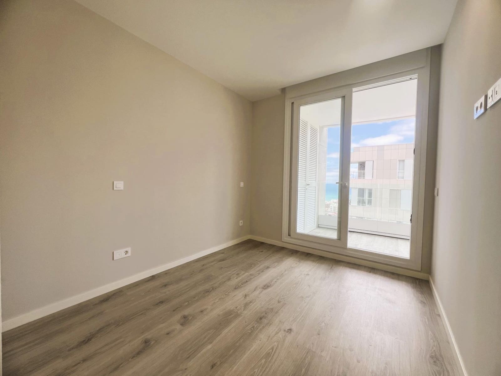 2 bedroom Flat for rent in Las Palmas de Gran Canaria with pool garage - € 1,200 (Ref: 9929445)
