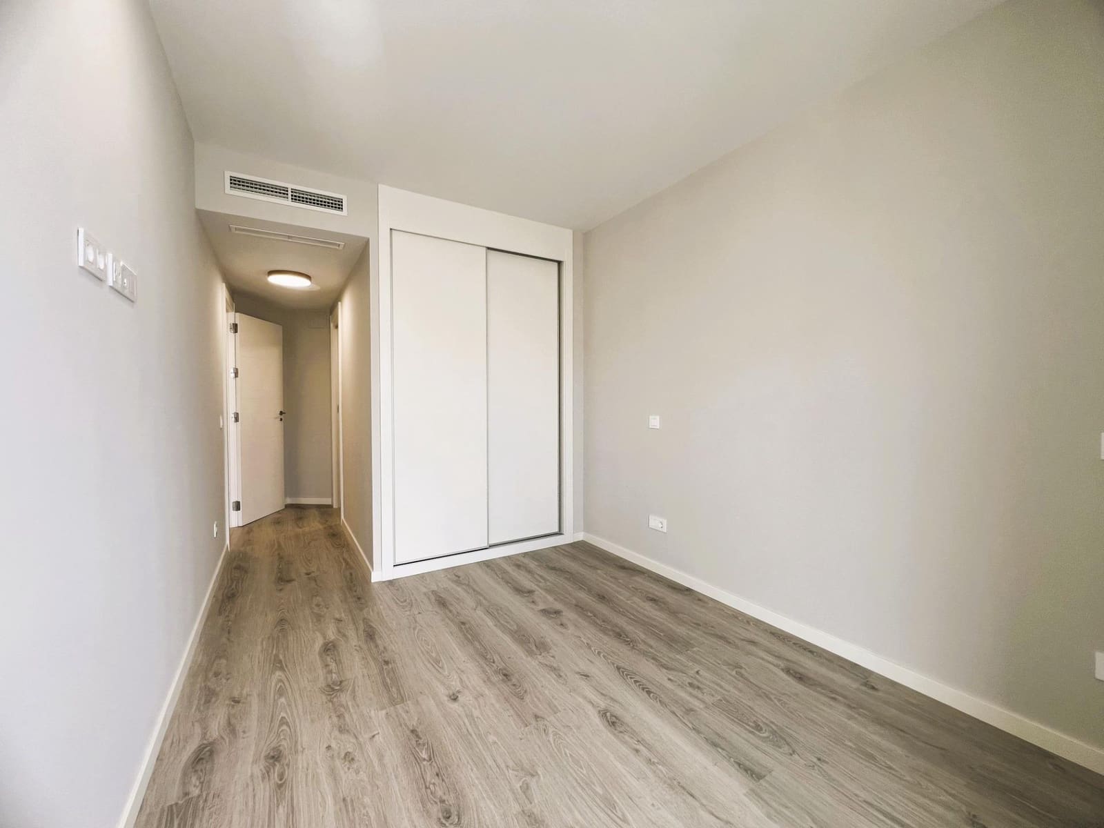 2 bedroom Flat for rent in Las Palmas de Gran Canaria with pool garage - € 1,200 (Ref: 9929445)