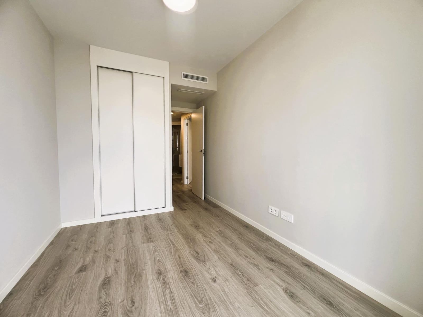 2 bedroom Flat for rent in Las Palmas de Gran Canaria with pool garage - € 1,200 (Ref: 9929445)
