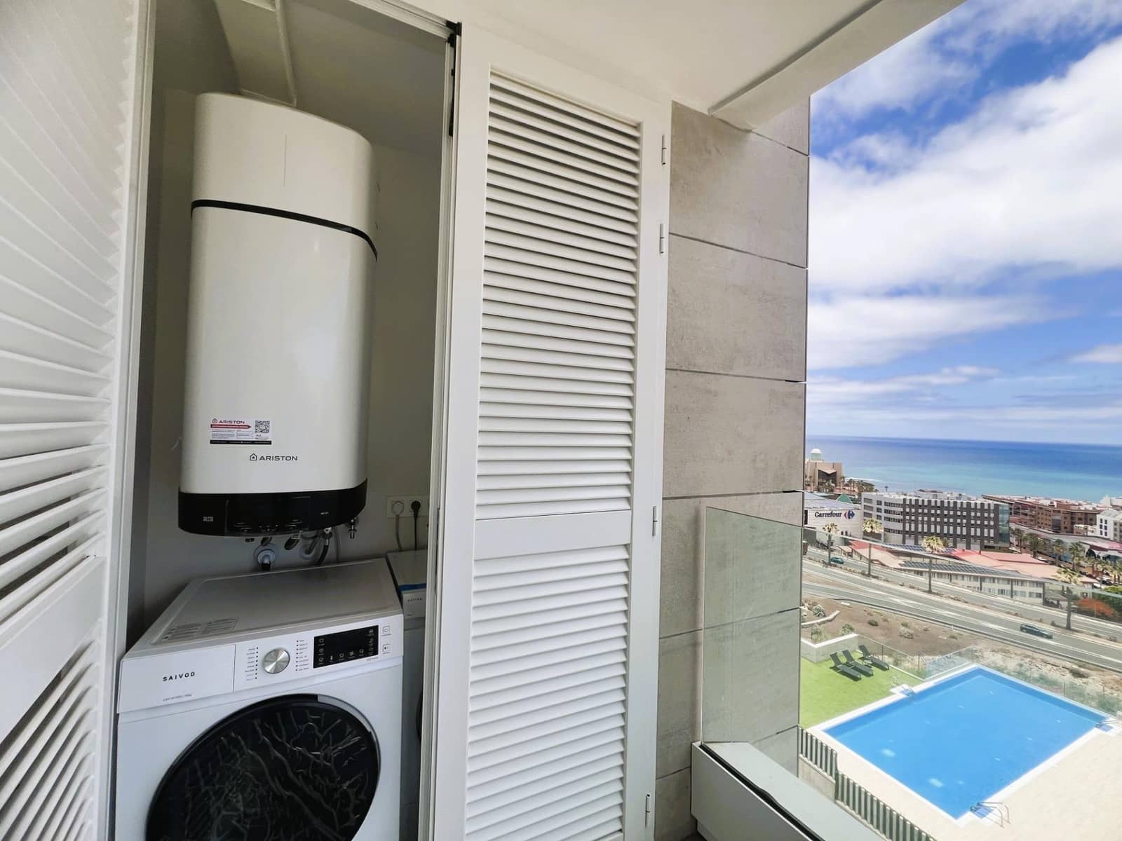 2 bedroom Flat for rent in Las Palmas de Gran Canaria with pool garage - € 1,200 (Ref: 9929445)