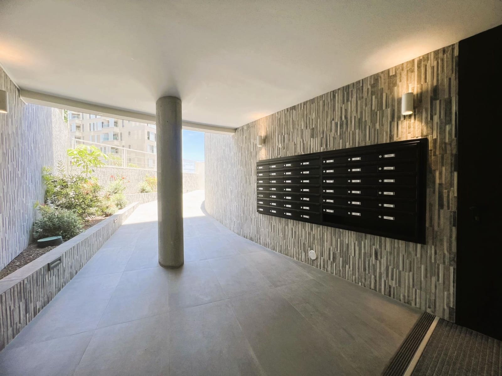 2 bedroom Flat for rent in Las Palmas de Gran Canaria with pool garage - € 1,200 (Ref: 9929445)