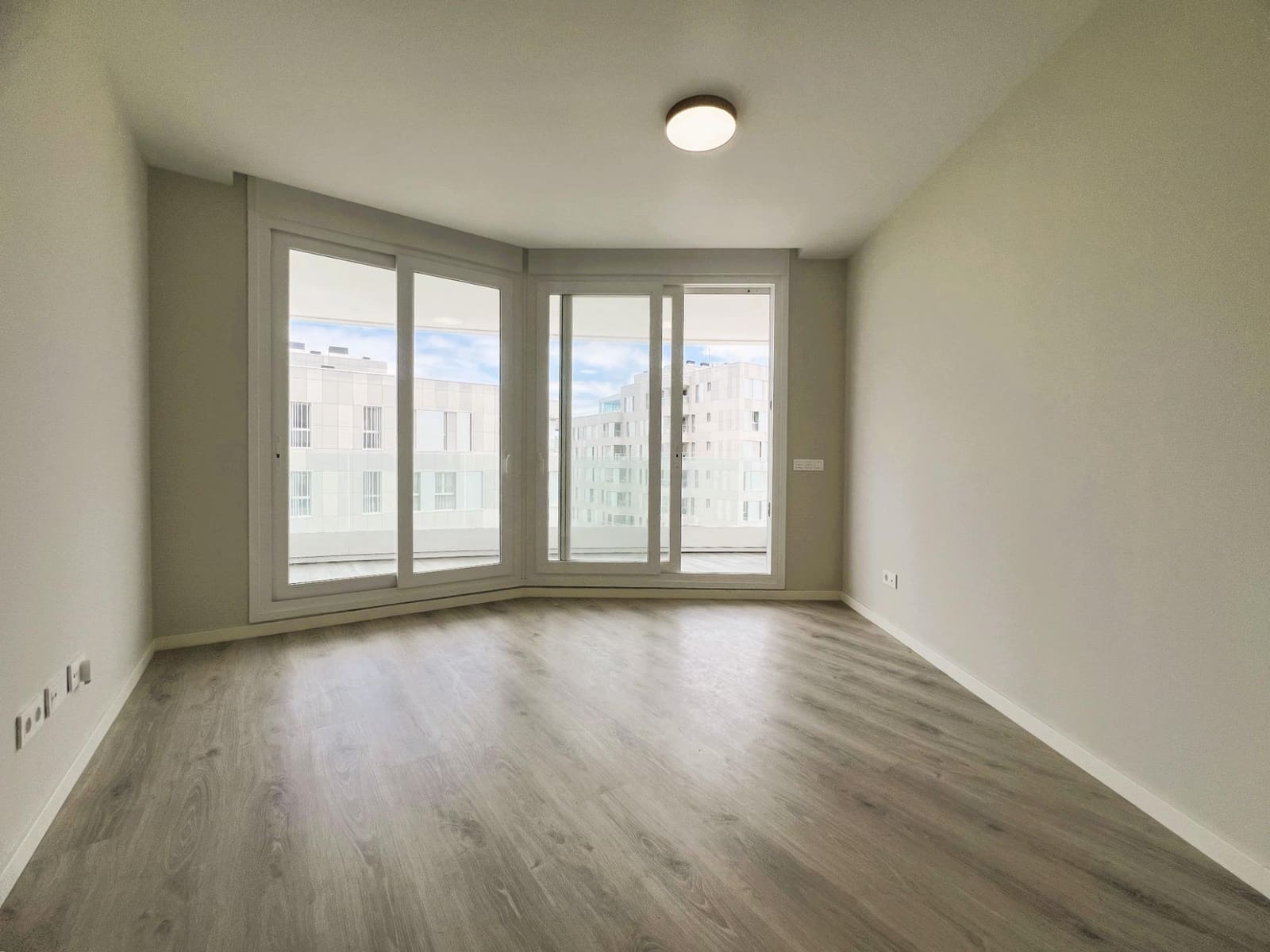 2 bedroom Flat for rent in Las Palmas de Gran Canaria with pool garage - € 1,200 (Ref: 9929445)