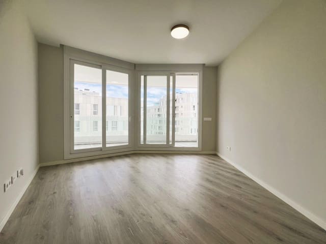 2 soverom Leilighet til leie i Las Palmas de Gran Canaria med svømmebasseng garasje - € 1 200 (Ref: 9929445)