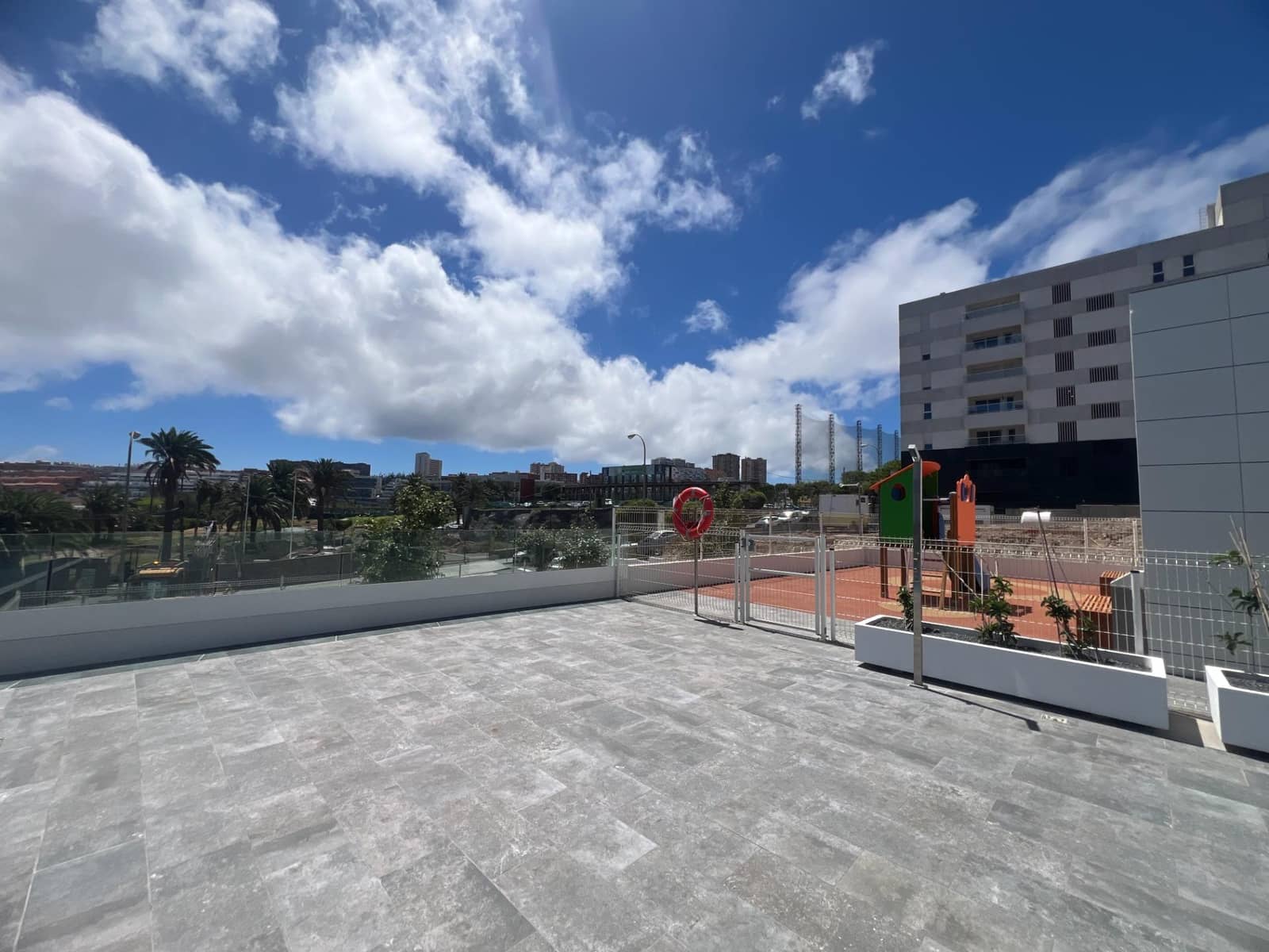 2 bedroom Flat for rent in Las Palmas de Gran Canaria with pool garage - € 1,200 (Ref: 9929445)