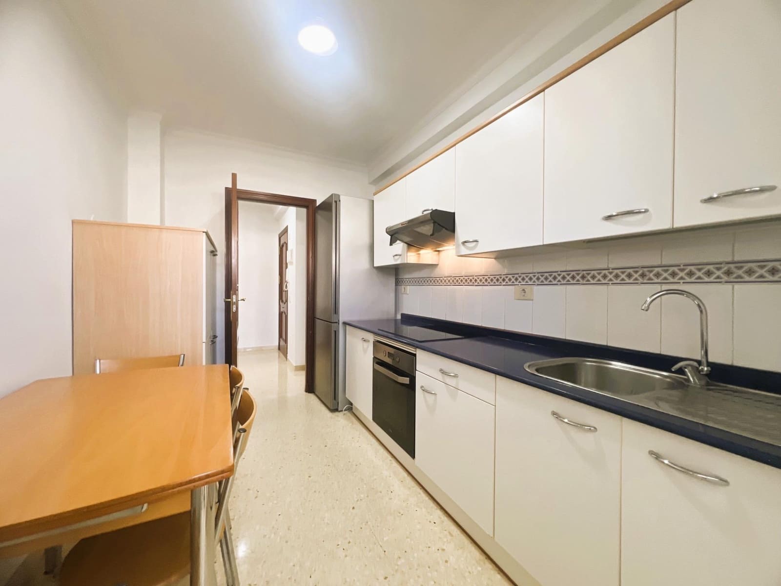 3 soverom Leilighet til leie i Las Palmas de Gran Canaria med garasje - € 950 (Ref: 9929446)