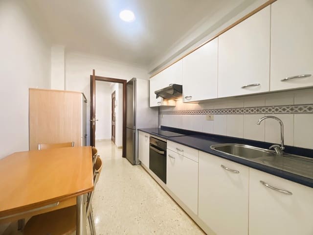 3 soverom Leilighet til leie i Siete Palmas, Las Palmas de Gran Canaria med garasje - € 950 (Ref: 9929446)