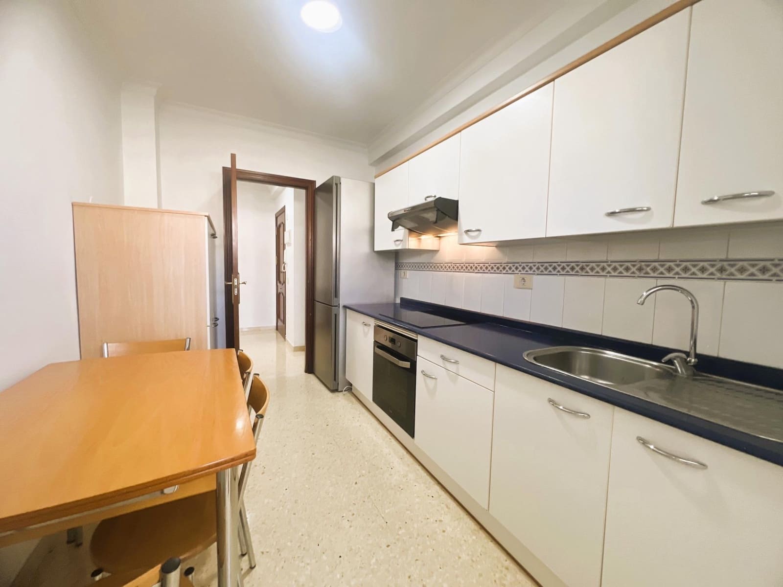3 soverom Leilighet til leie i Las Palmas de Gran Canaria med garasje - € 950 (Ref: 9929446)