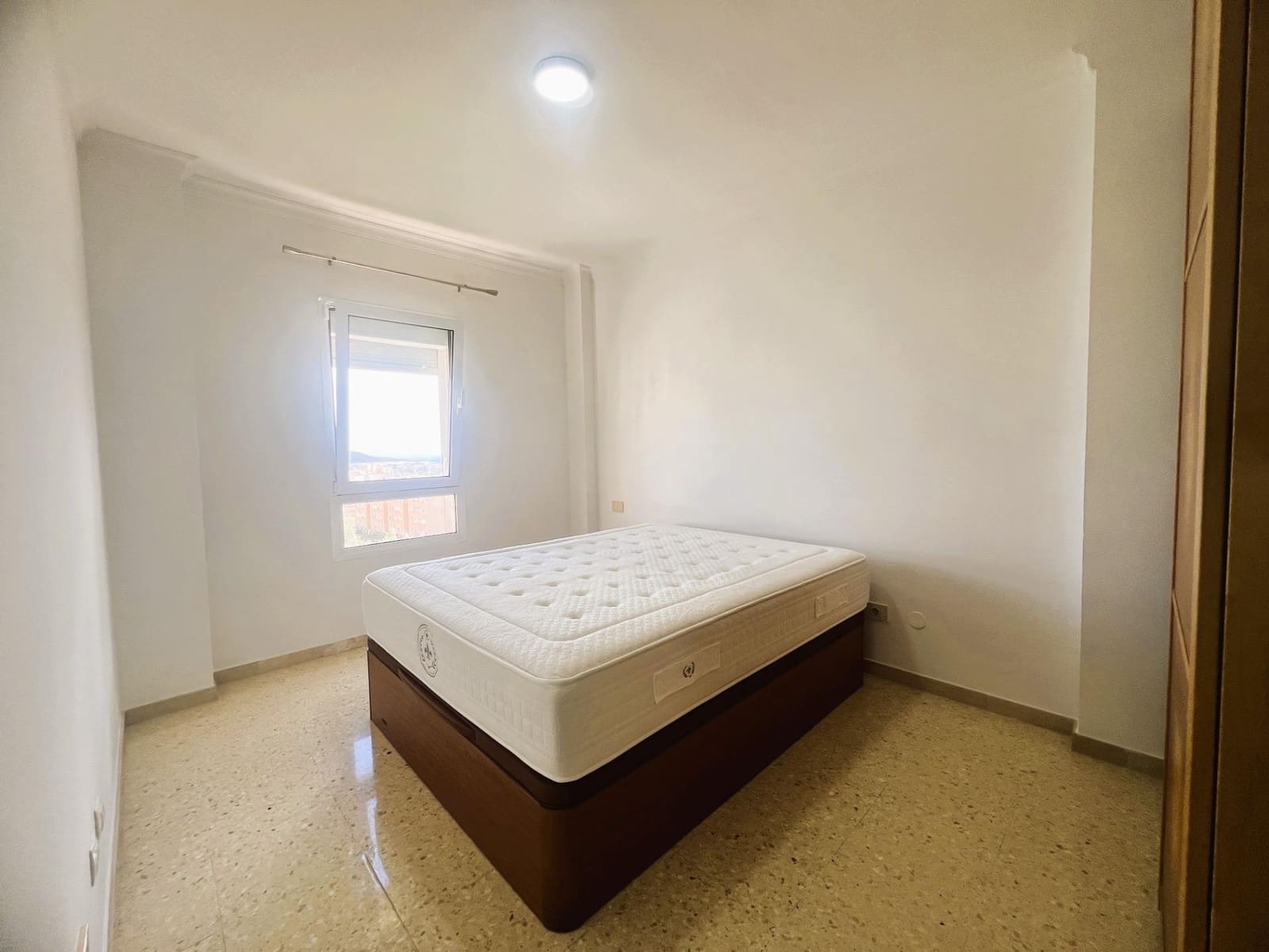 3 soverom Leilighet til leie i Las Palmas de Gran Canaria med garasje - € 950 (Ref: 9929446)