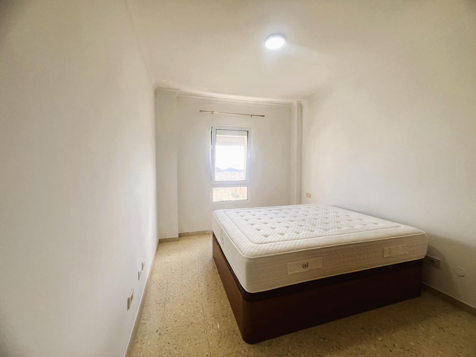 3 soverom Leilighet til leie i Las Palmas de Gran Canaria med garasje - € 950 (Ref: 9929446)