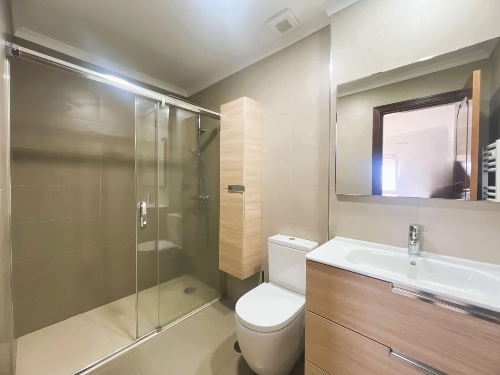 3 soverom Leilighet til leie i Las Palmas de Gran Canaria med garasje - € 950 (Ref: 9929446)