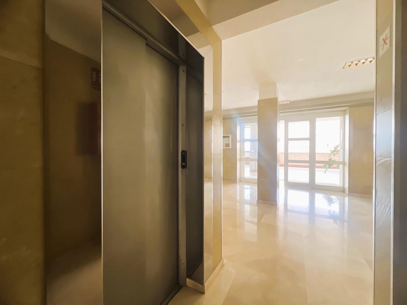 3 soverom Leilighet til leie i Las Palmas de Gran Canaria med garasje - € 950 (Ref: 9929446)