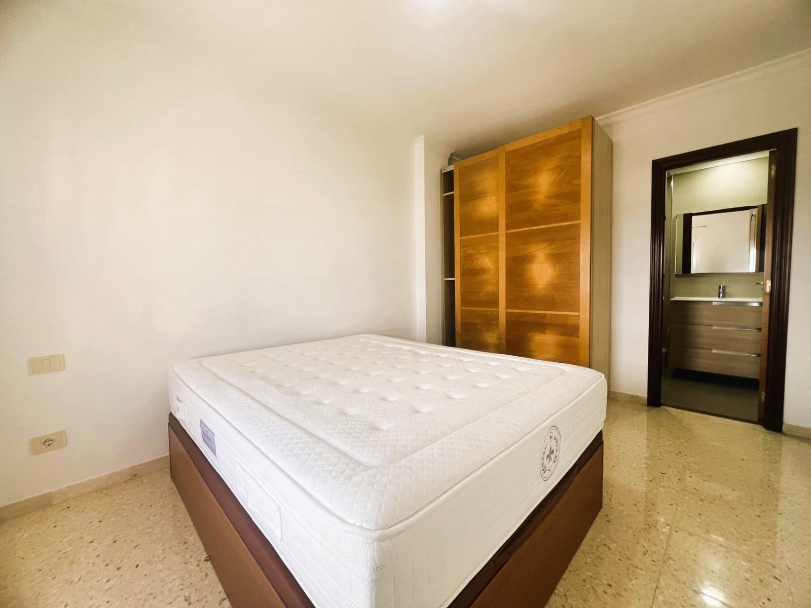 3 soverom Leilighet til leie i Las Palmas de Gran Canaria med garasje - € 950 (Ref: 9929446)