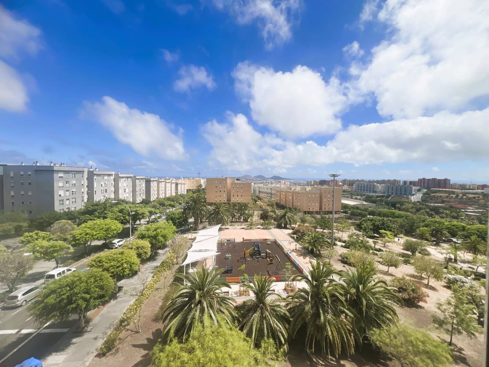 3 soverom Leilighet til leie i Las Palmas de Gran Canaria med garasje - € 950 (Ref: 9929446)