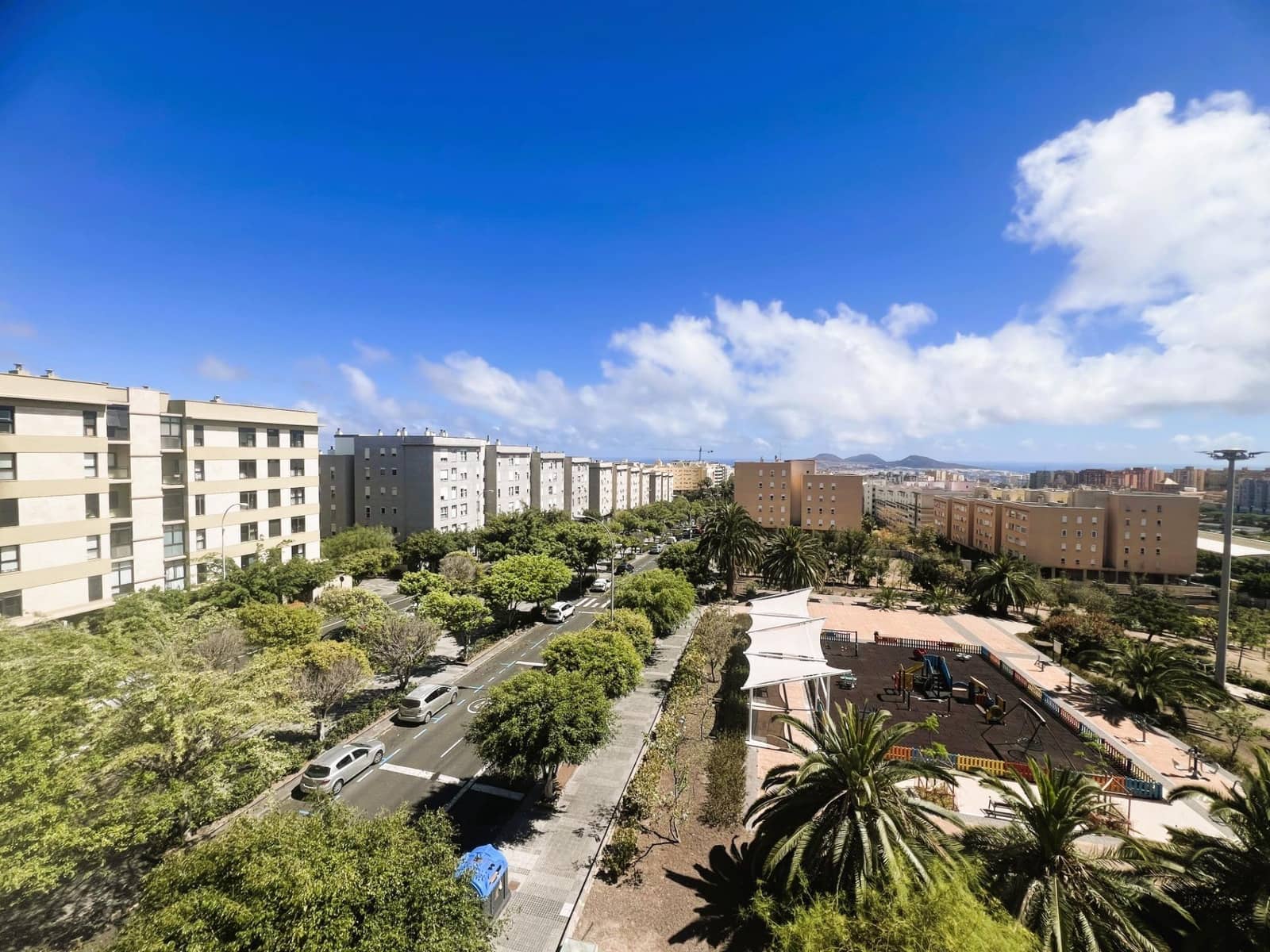3 soverom Leilighet til leie i Las Palmas de Gran Canaria med garasje - € 950 (Ref: 9929446)