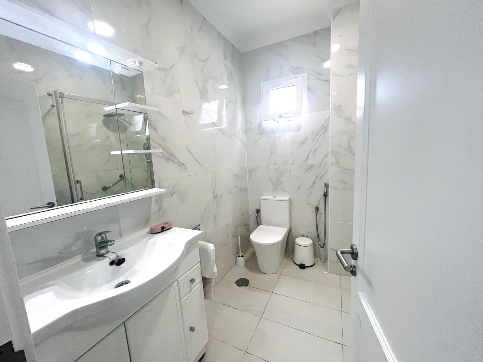 Appartement de 2 chambres à louer à Las Palmas de Gran Canaria - 1 150 € (Ref: 9938251)