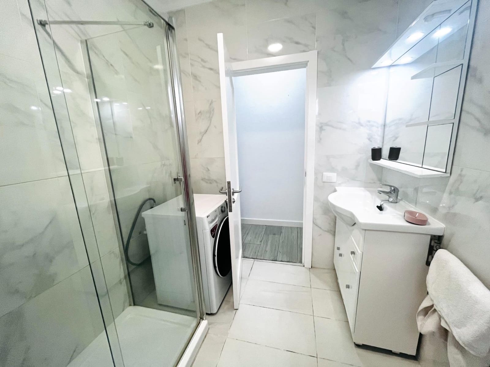 Appartement de 2 chambres à louer à Las Palmas de Gran Canaria - 1 150 € (Ref: 9938251)