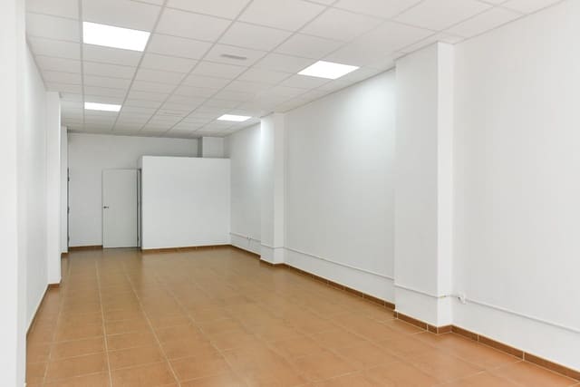 Comercial para arrendar em Las Palmas de Gran Canaria - 1 500 € (Ref: 9952672)