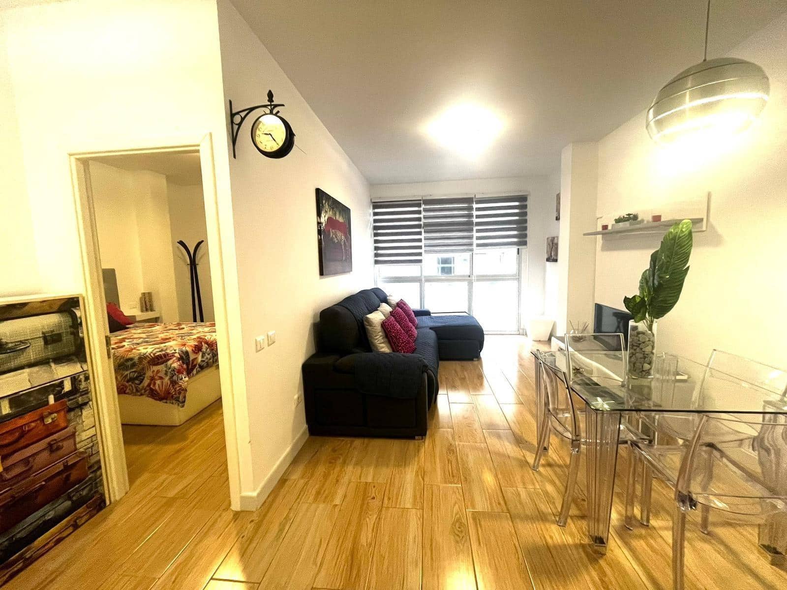 1 quarto Apartamento para arrendar em Las Palmas de Gran Canaria - 1 200 € (Ref: 9952673)