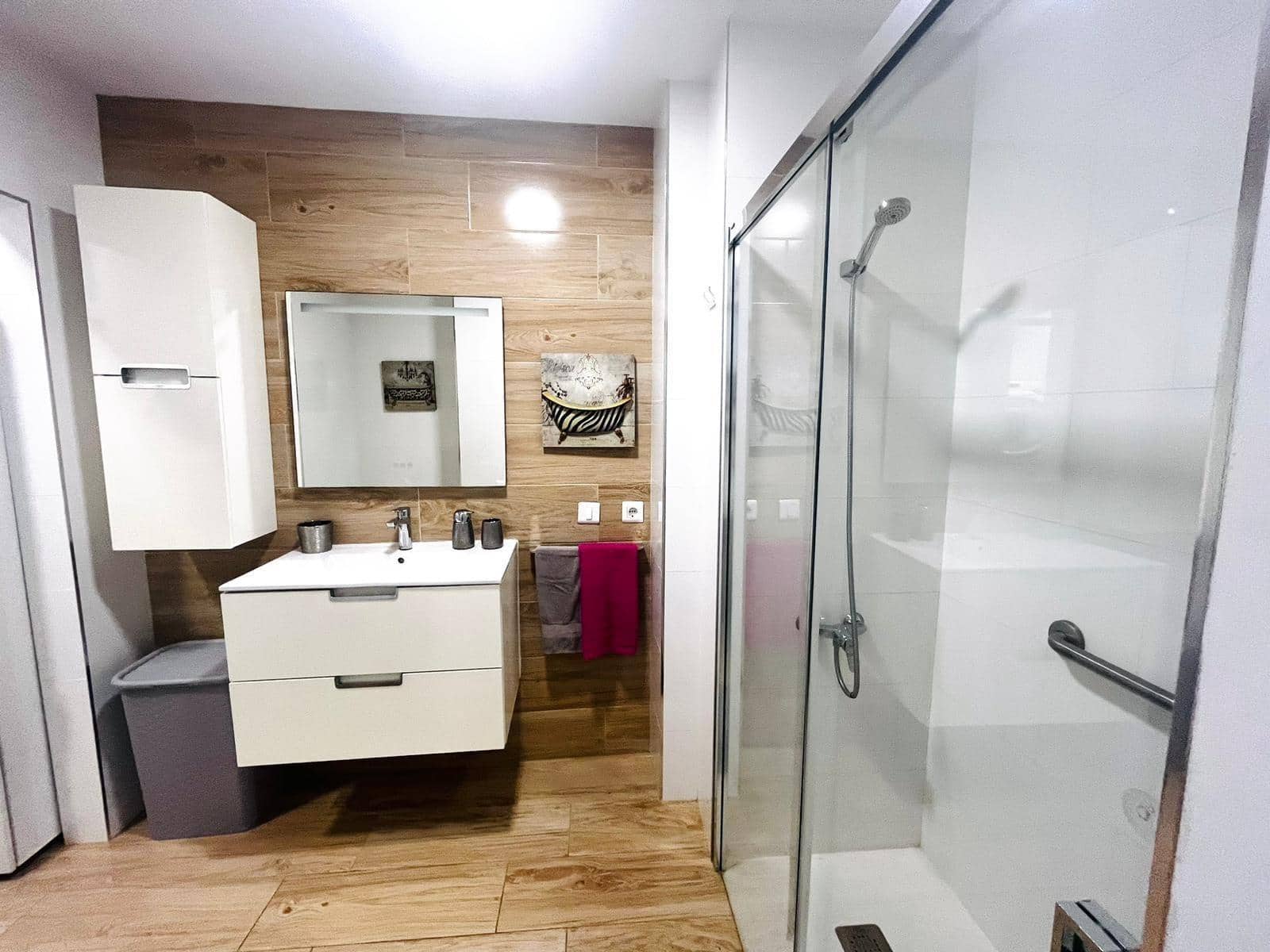 1 quarto Apartamento para arrendar em Las Palmas de Gran Canaria - 1 200 € (Ref: 9952673)