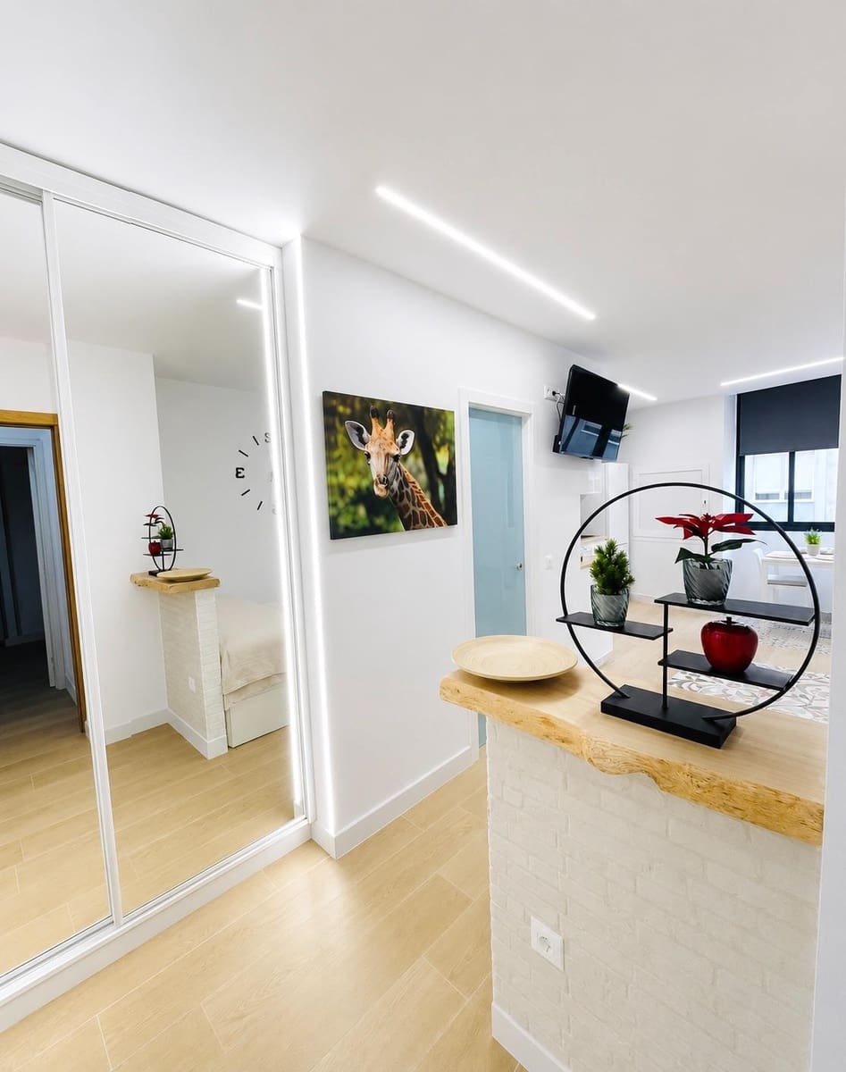 Yksiö vuokrattavana paikassa Las Palmas de Gran Canaria - 850 € (Ref: 9959818)