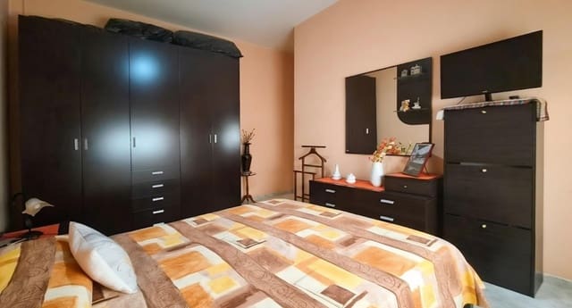 3 soverom Leilighet til salgs i Santa Lucía de Tirajana med garasje - € 105 000 (Ref: 9973360)