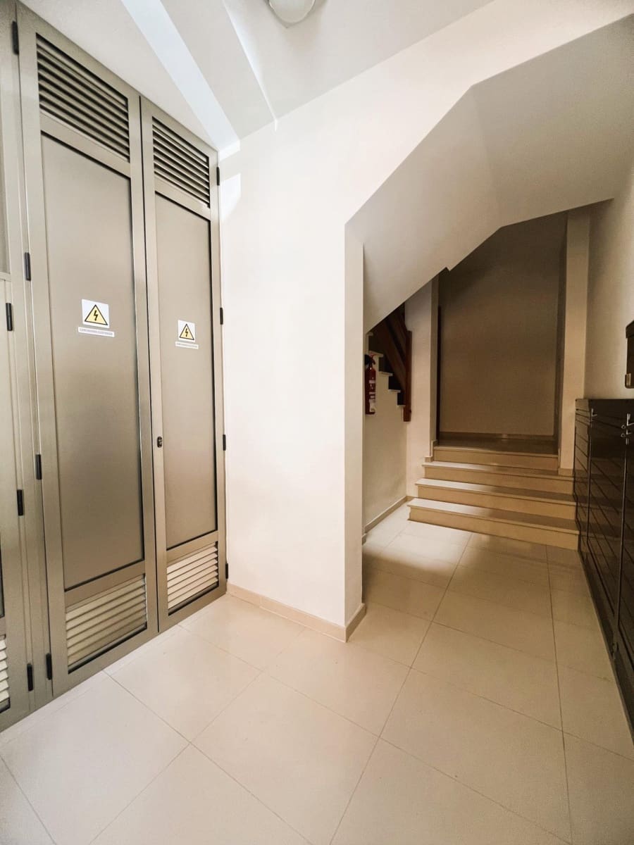 3 quarto Apartamento para arrendar em Las Palmas de Gran Canaria - 950 € (Ref: 9975477)