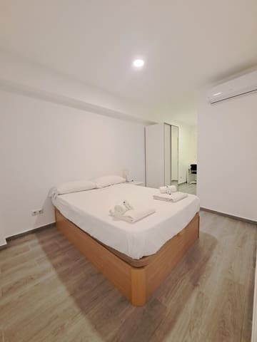 5 makuuhuone Omakotitalo vuokrattavana paikassa El Palo, Málaga kaupunki mukana 
autotalli - 2 450 € (Ref: 9131690)