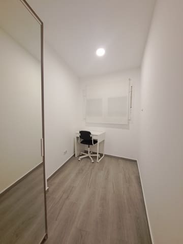 5 makuuhuone Omakotitalo vuokrattavana paikassa El Palo, Málaga kaupunki mukana 
autotalli - 2 450 € (Ref: 9131690)