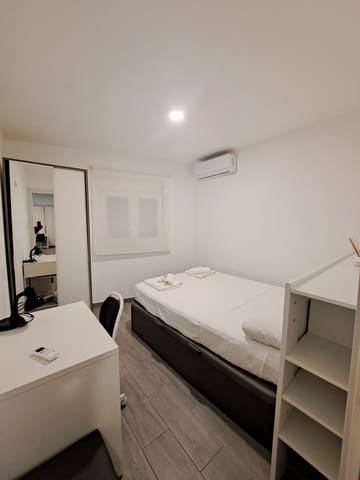 5 makuuhuone Omakotitalo vuokrattavana paikassa El Palo, Málaga kaupunki mukana 
autotalli - 2 450 € (Ref: 9131690)