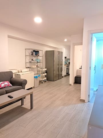 5 soveværelse Byhus til leje i El Palo, Málaga by med garage - € 2.450 (Ref: 9131690)