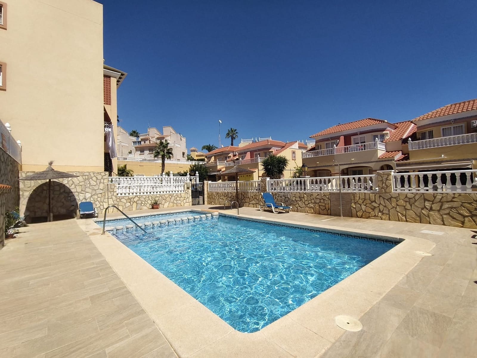 2 soverom Leilighet til salgs i Orihuela Costa med svømmebasseng - € 139 990 (Ref: 10054413)