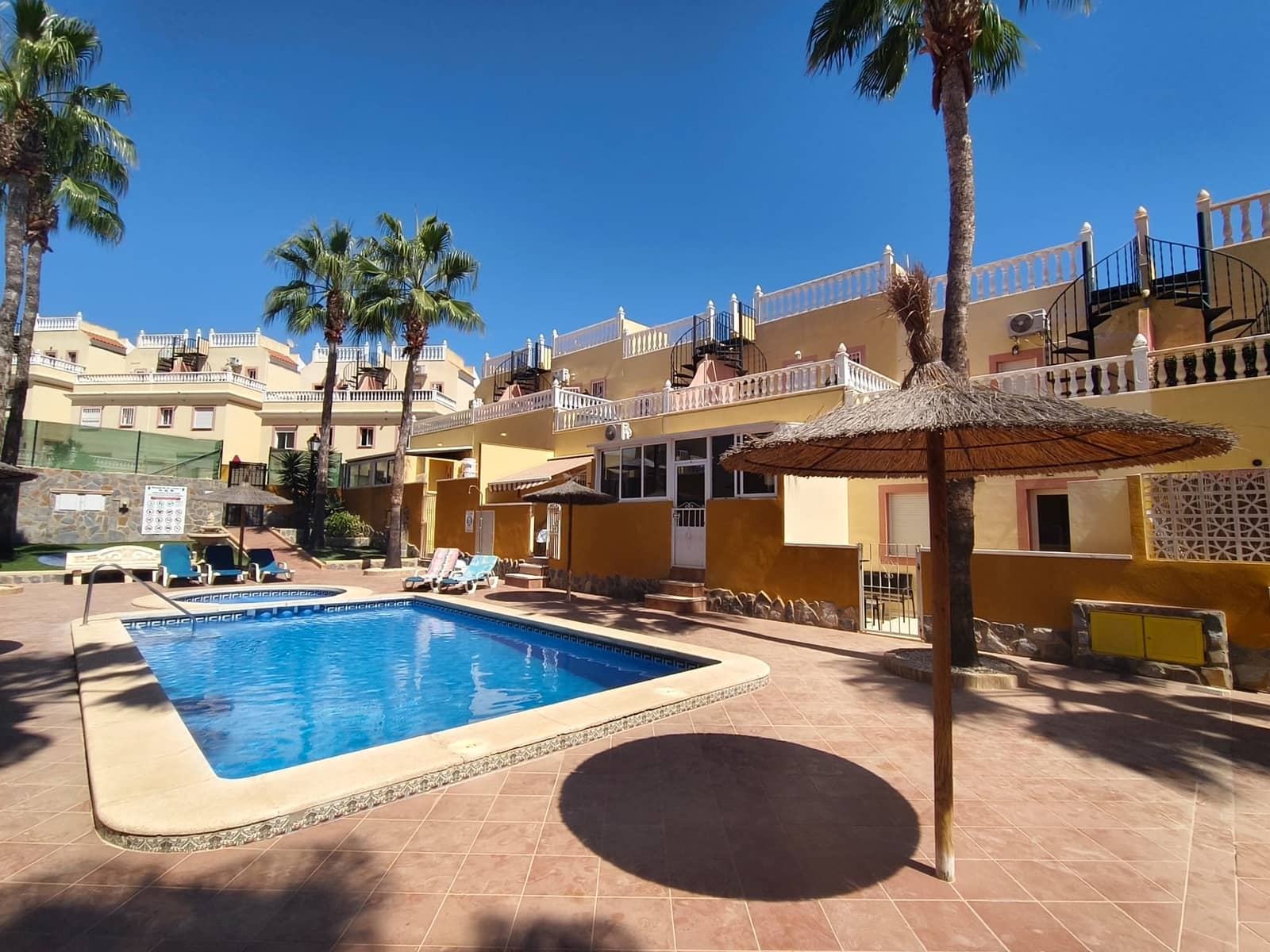 2 soverom Leilighet til salgs i Orihuela Costa med svømmebasseng - € 139 990 (Ref: 10054413)