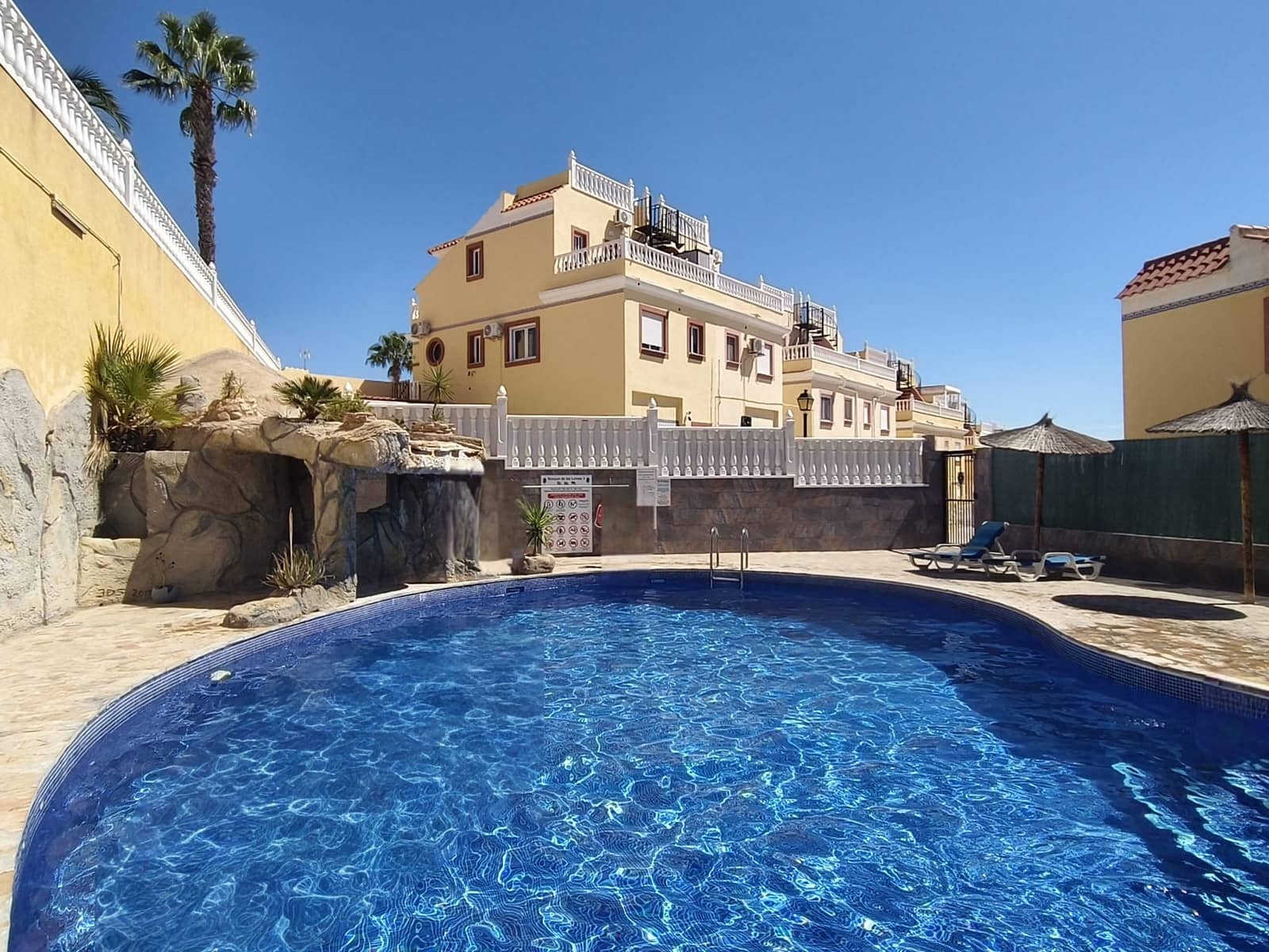 2 soverom Leilighet til salgs i Orihuela Costa med svømmebasseng - € 139 990 (Ref: 10054413)