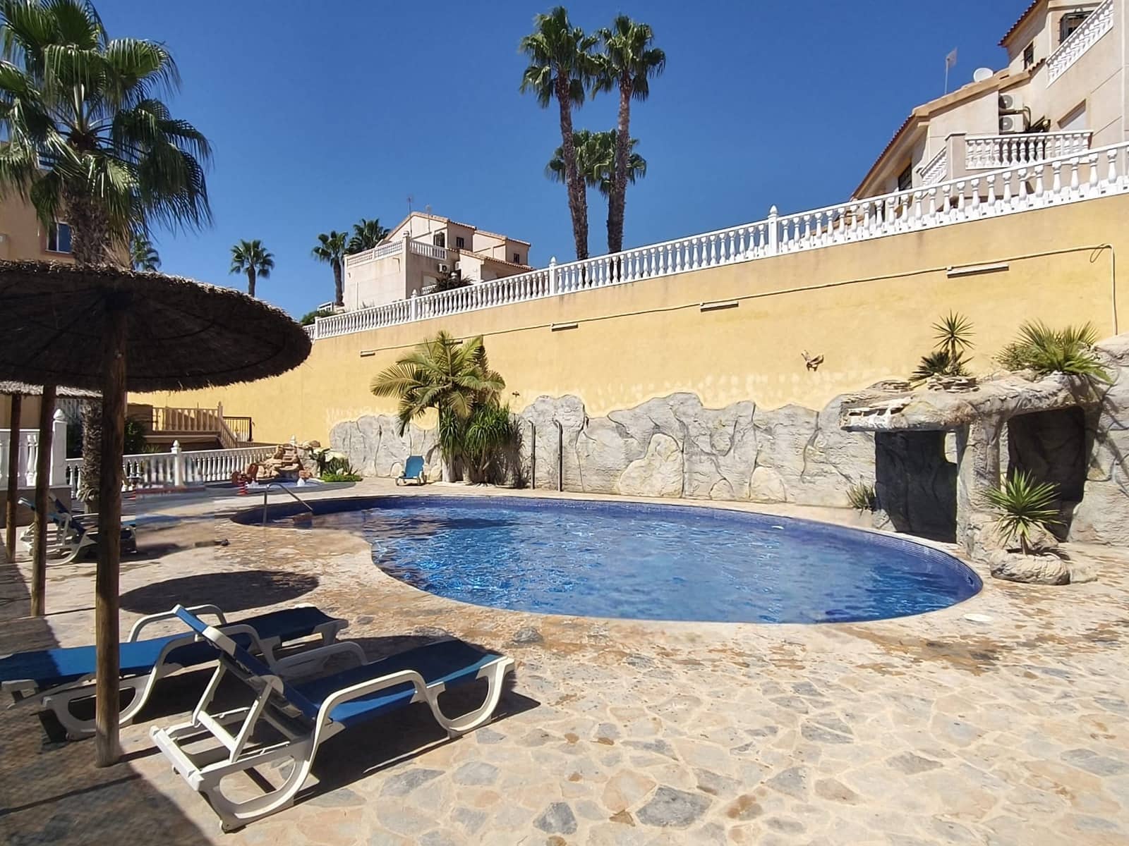 2 soverom Leilighet til salgs i Orihuela Costa med svømmebasseng - € 139 990 (Ref: 10054413)