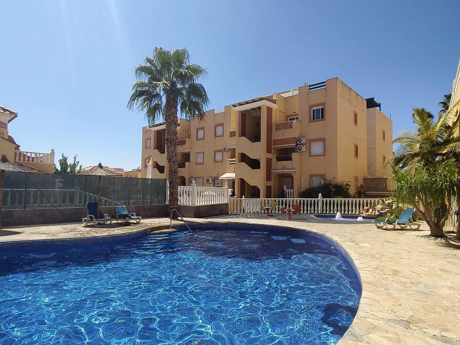 2 soverom Leilighet til salgs i Orihuela Costa med svømmebasseng - € 139 990 (Ref: 10054413)