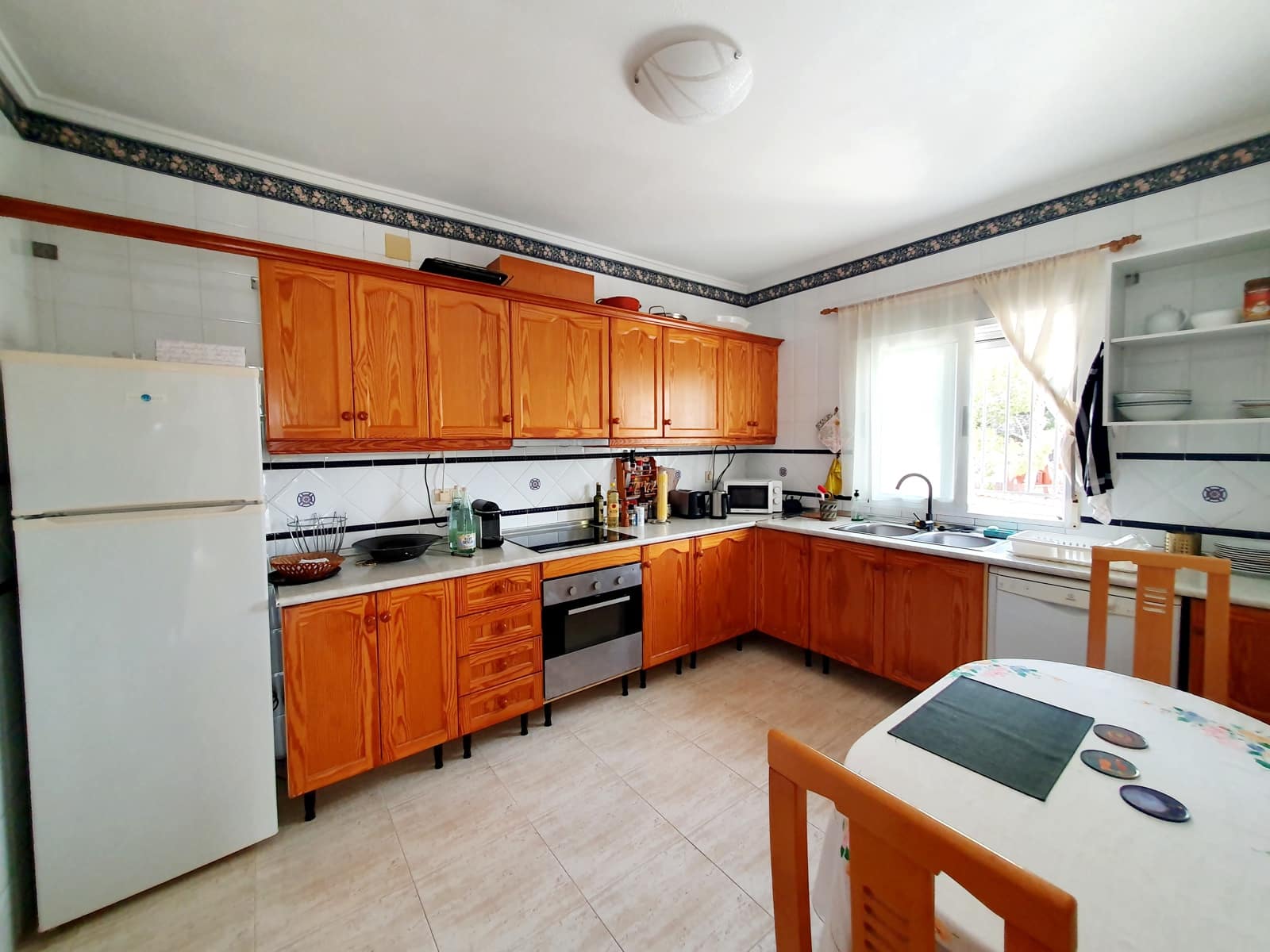 3 bedroom Villa for sale in Torrevieja with garage - € 369,000 (Ref: 9137424)