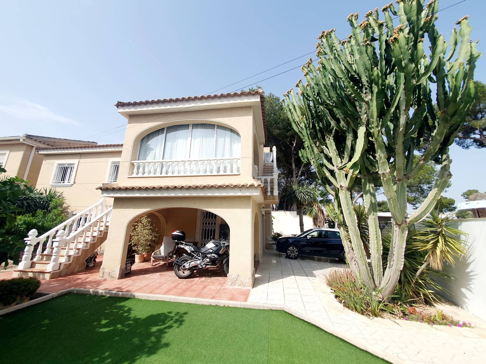 3 bedroom Villa for sale in Torrevieja with garage - € 369,000 (Ref: 9137424)