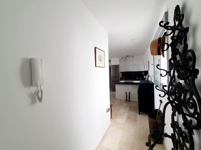 3 bedroom Flat for sale in Blue Lagoon with pool garage - € 254,900 (Ref: 9161754)