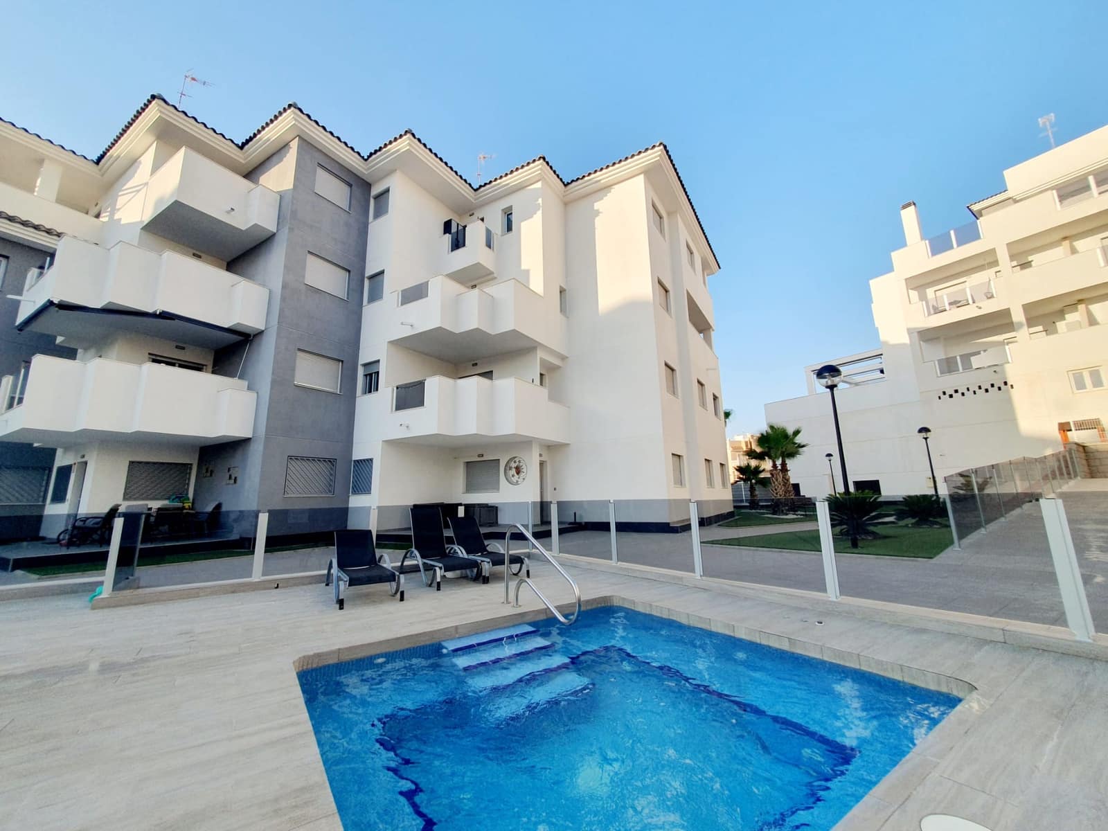 3 soveværelse Lejlighed til salg i Orihuela Costa med swimmingpool garage - € 254.900 (Ref: 9161754)