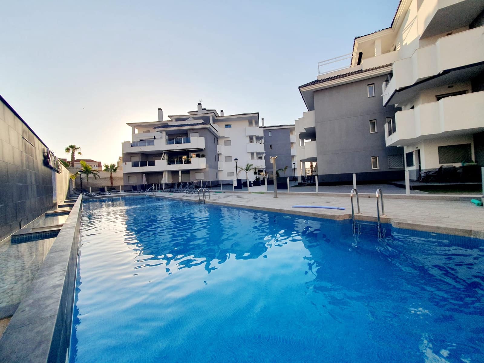 3 soveværelse Lejlighed til salg i Orihuela Costa med swimmingpool garage - € 254.900 (Ref: 9161754)